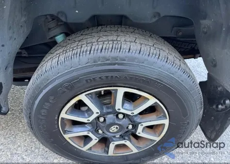 2017 Toyota Tundra Sr5 5.7L V8 from USA, damaged, VIN 5TFUY5F19HX625751